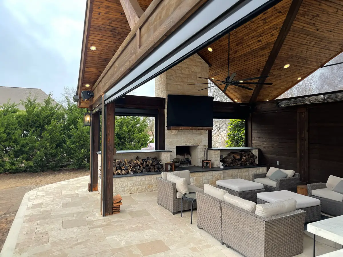 V-Track screen controlled with one touch